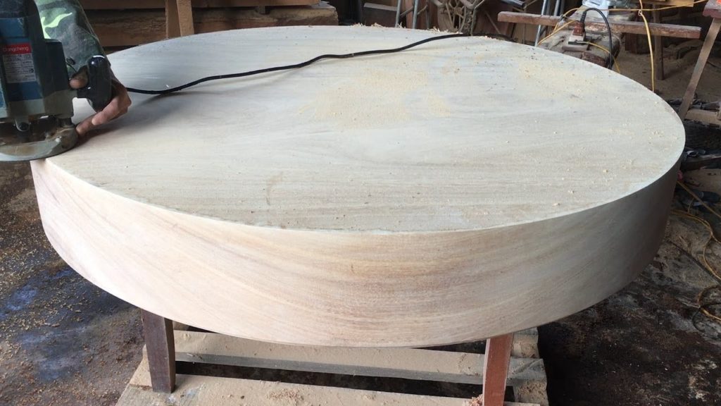 Build a Round Dining Table Extremely Giant and Beautiful